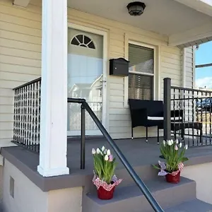 family-friendly-fun-dogtown-cottage-near-the-zoo.saint-louishotels.com/